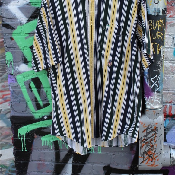 90’s era Tommy Hilfiger button down - Picture 5 of 8